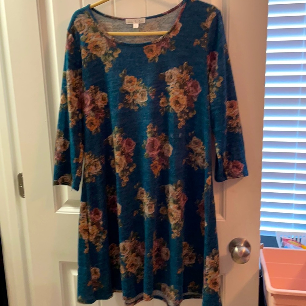 Mid length sleeve dress